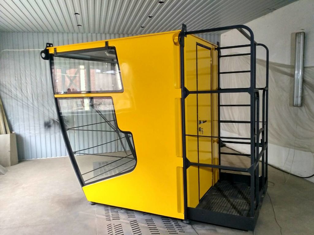 Кабина крановщика ивановец 25 тонн. Кабина крана. Кабина крана закрытого типа. Кабина крана щлз. 2 кабины крана.