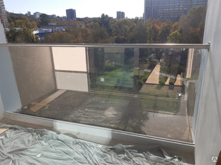 Ограждение балкона из стекла #1