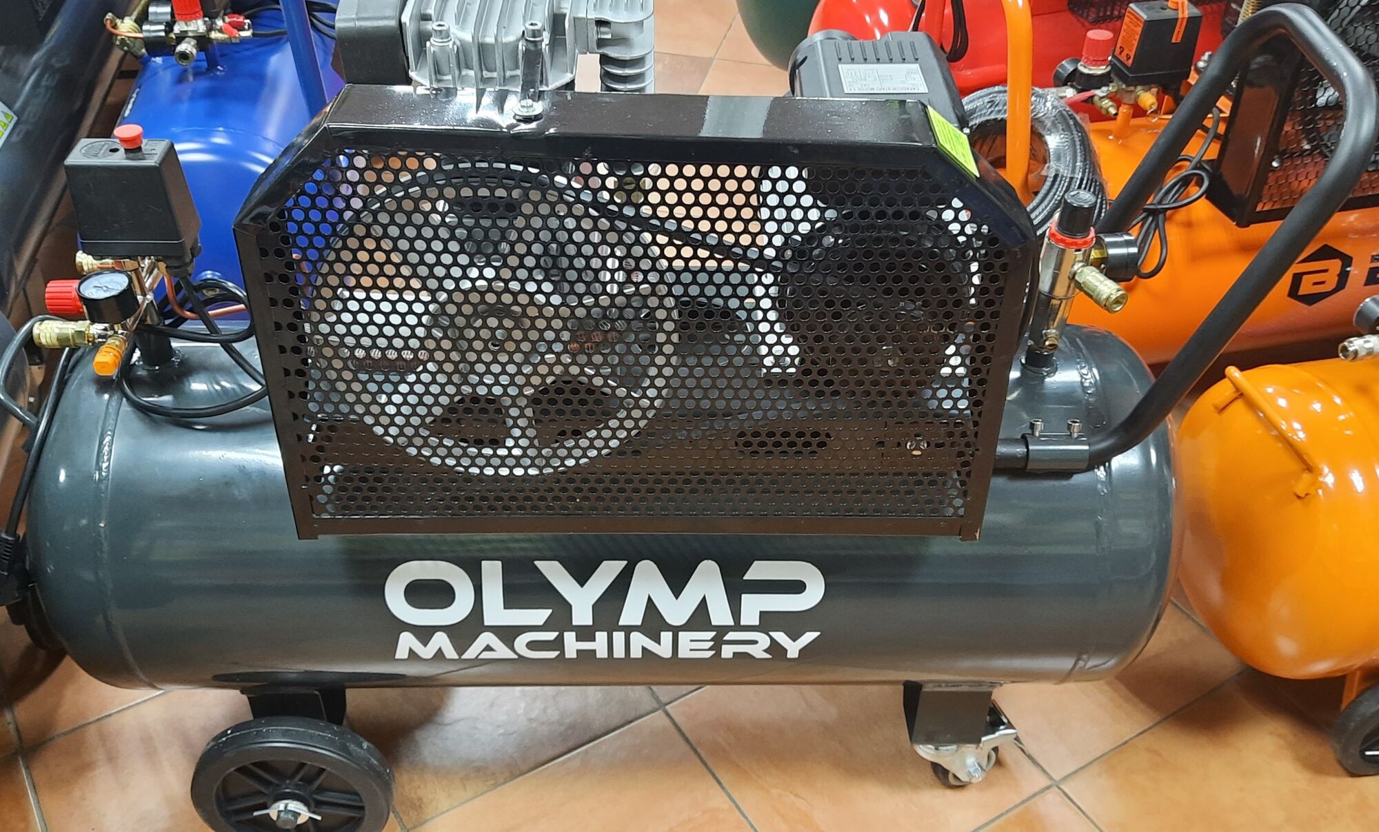 Компрессор OLYMP MACHINERY AC-100/65R 100 л, 2.5 кВт 3