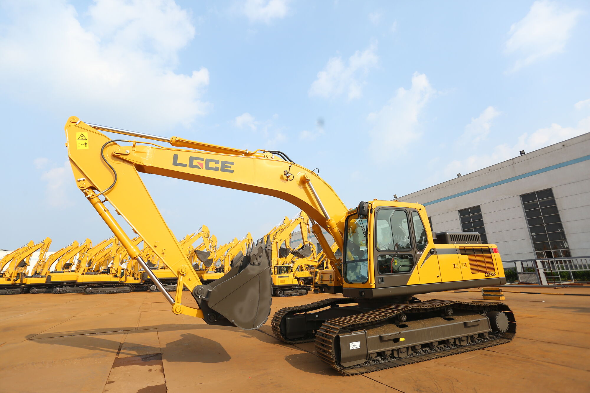 Экскаватор гусеничный LGCE (SDLG) E6255F Linyi Lingong Heavy Industry Machinery Co., Ltd