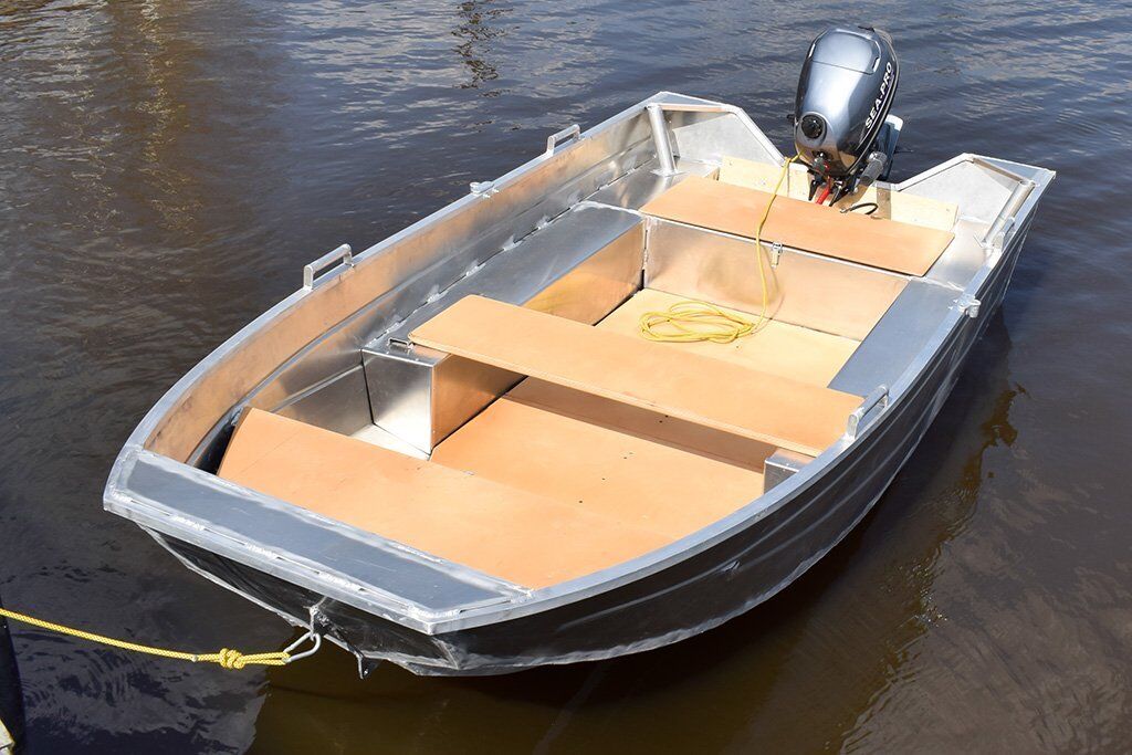 Лодка Alumax-300 С рундуками и держателями удилищ