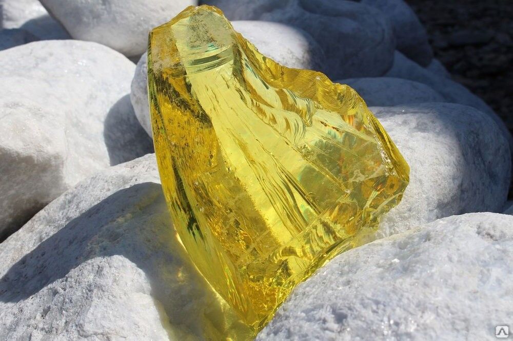 Камень из стекла Эрклез желтый