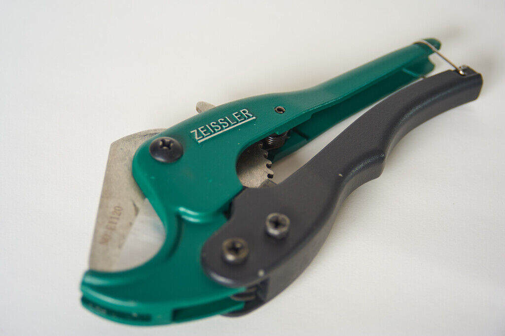 Ножницы для резки пластиковых труб TIM до 40мм зеленые